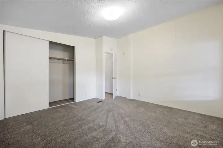 Second bedroom - large closet.
