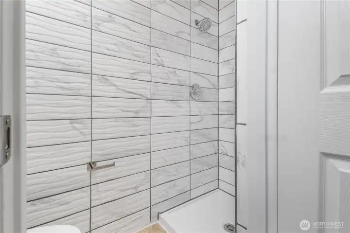 Primary Shower w/Tile Accent Shower