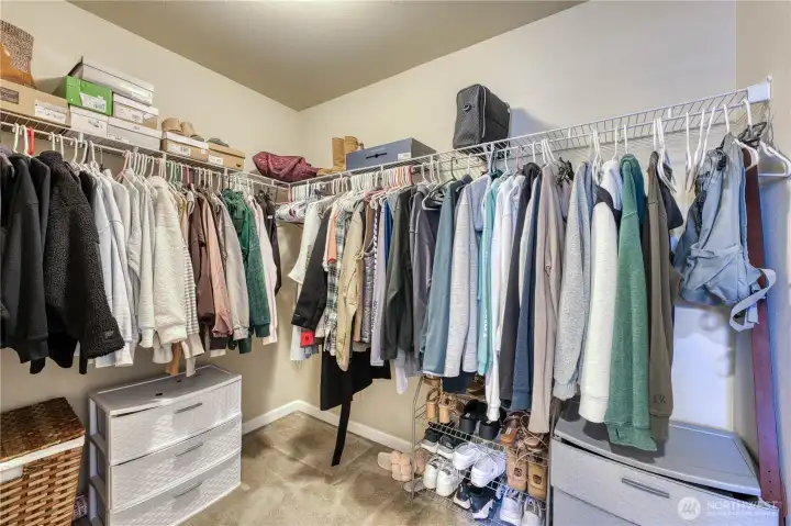 Good sized walk in closet in primary bedroom.