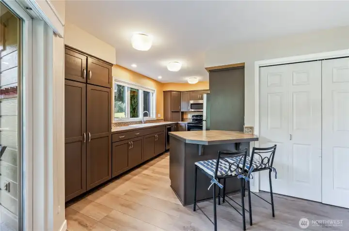 Breakfast bar