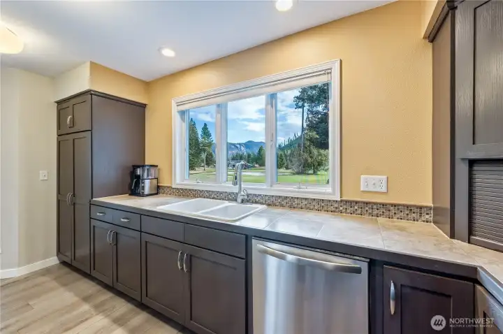 Kitchen - new dishwasher and refrigerator