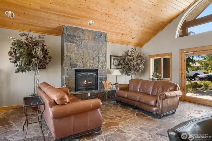 Lodge entertaining space