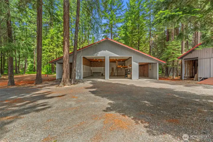 Detached Improved 1280sf Shop, RV Dump