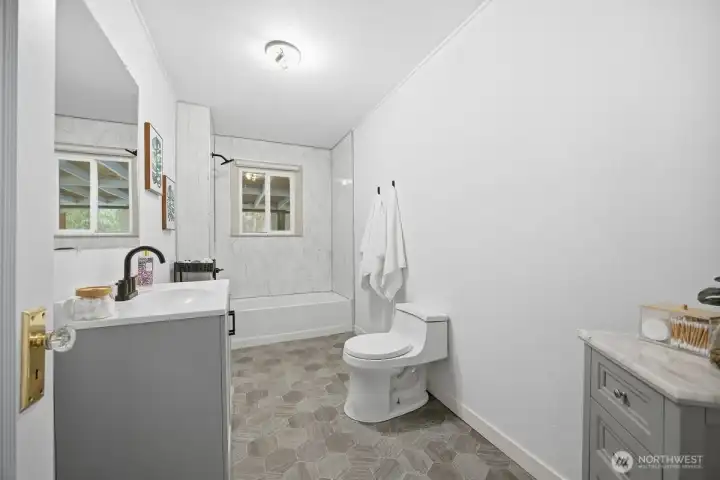 Guest Bathroom Guest Bathroom