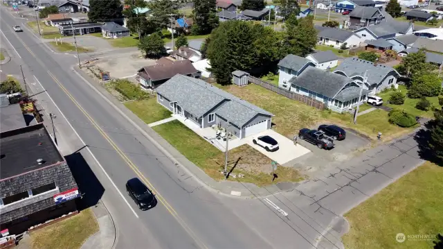 Live in the heart of Long Beach Wa!