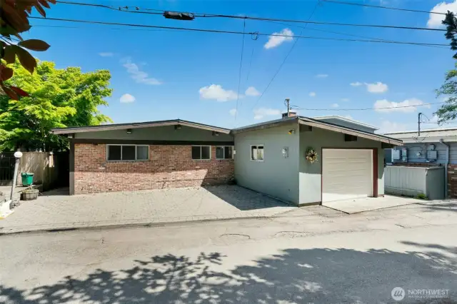 1,980 square foot home sits on 14,502 square foot lot with 5,648 square feet of uplands and 8,854 square feet of second class shorelands.