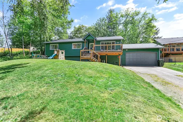 Enjoy the brighter side of Glenhaven. This home sites near to the sunny side of this community and just a few blocks from the community hall, pool and picnic areas that are all part of the Glenhaven community.  HOA dues of $38 pays for water (a bargain comparatively) and use of the community hall, pool and picnic areas as well as and lake access.