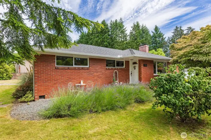 Charming corner lot Edmonds home