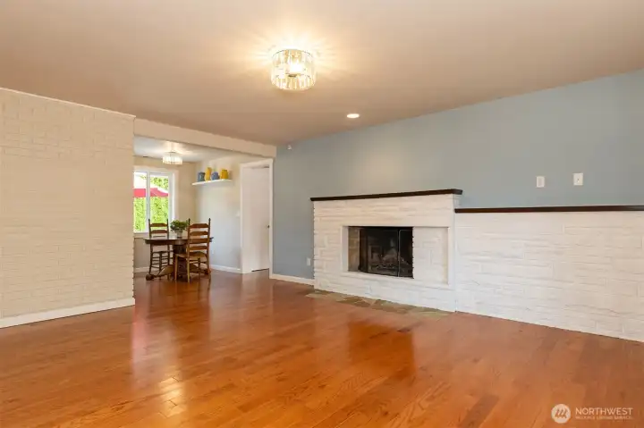 Living room & dining