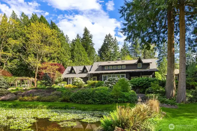 Welcome to Sweetlife Farm, where stunning natural beauty and carefully-planned gardens delight and enchant. Locals will remember this magical property was once a working farm and beloved community gathering place, though subsequent owners have also enjoyed the property as a private retreat.
