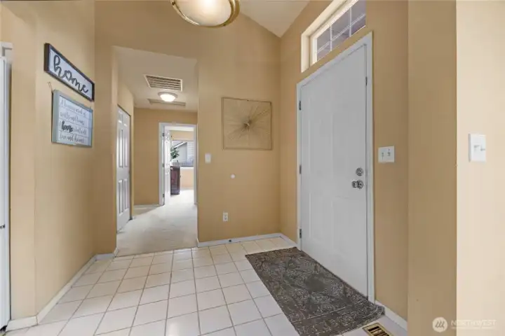 Large tiled entry way.