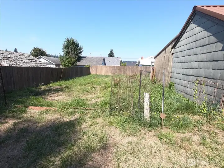 Fenced Area behind garage