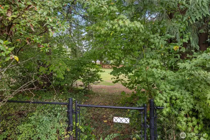 FAIRWAY ACCESS IN BACK YARD
