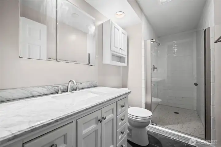 Primary bath 3/4