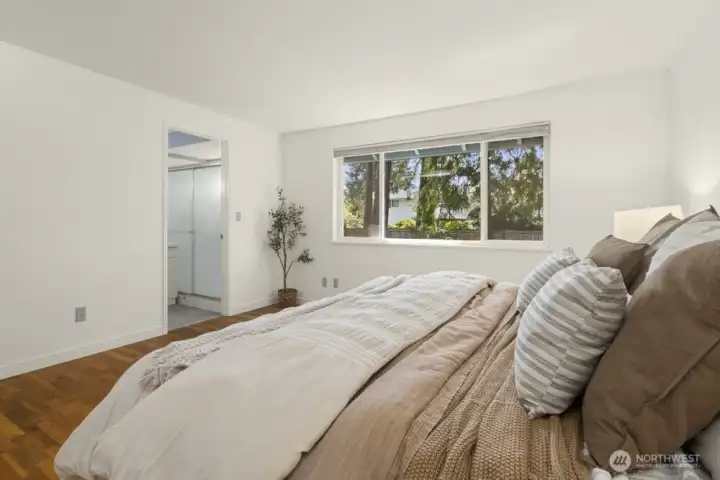 3/4 bath keeps the room private.