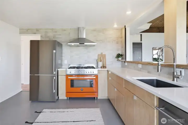 Gorgeous Bertazzoni Italian range.