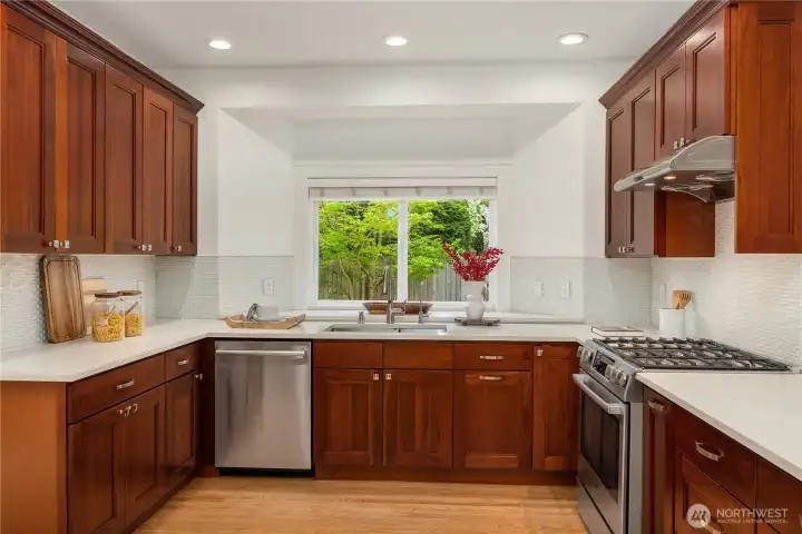 A very functional layout in the kitchen.