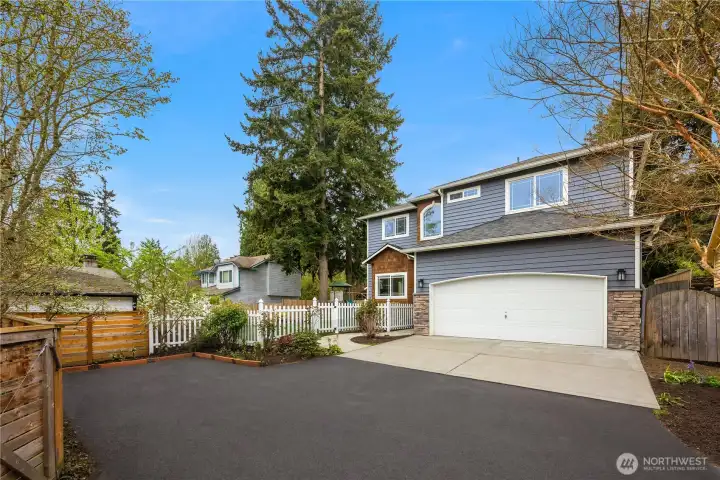 2-car attached garage, plus driveway parking and extra space in the turnaround!