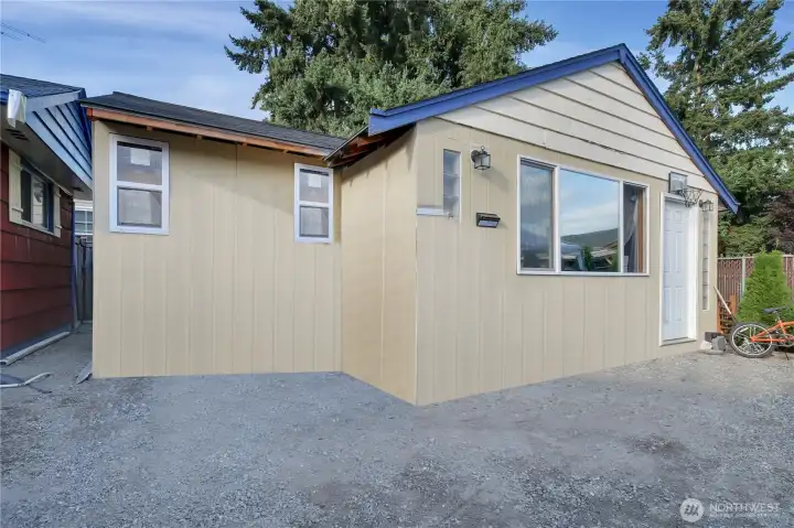 Detached-Bonus room/office/shop