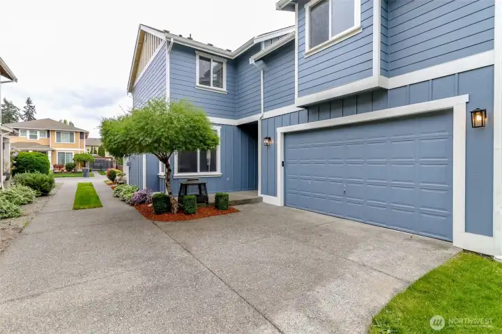 Great patio space for entertaining or parking!