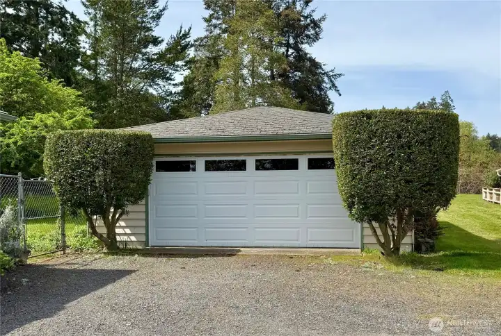 Detached Garage