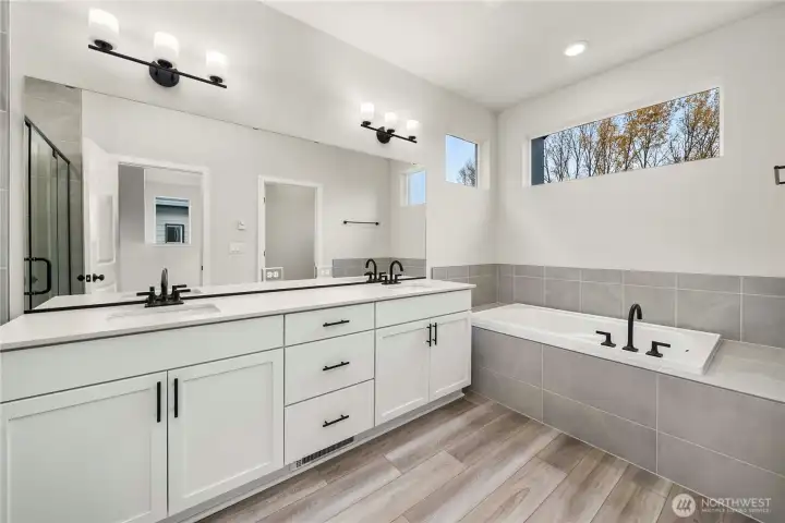 Photo of same plan, different lot