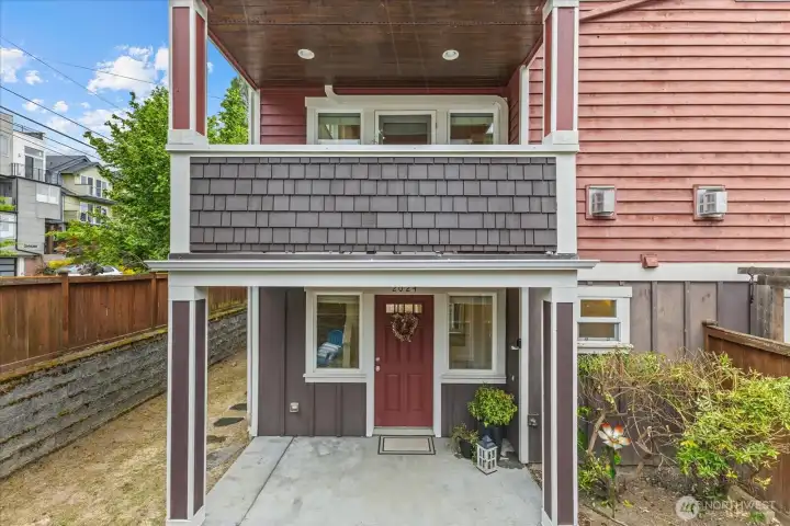 This corner unit checks a lot of boxes! Fenced in outdoor space for dining area, planting or dog run. This is a premium for city living! This corner unit checks a lot of boxes! Fenced in outdoor space for dining area, planting or dog run. This is a premium for city living!