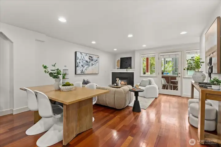 A spacious area with direct access to the outdoor porch. A spacious area with direct access to the outdoor porch.