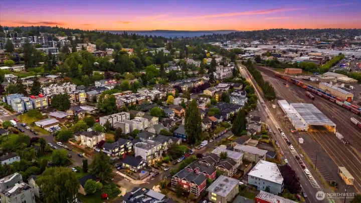 Burke Gilman Trail connecting Seattle to eastside neighborhoods along Lake Washington, Sammamish River Trail and beyond. Burke Gilman Trail connecting Seattle to eastside neighborhoods along Lake Washington, Sammamish River Trail and beyond.
