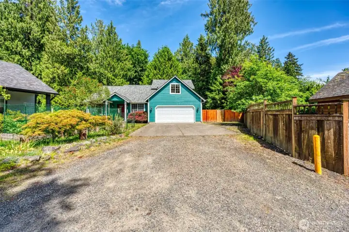 Homes sits in a private road with a T, home is to the right with maximum rear privacy. Homes sits in a private road with a T, home is to the right with maximum rear privacy.