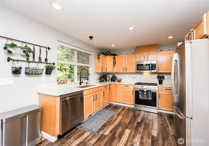 The cabinetry and pristine Quartz Countertops speak to you! The cabinetry and pristine Quartz Countertops speak to you!