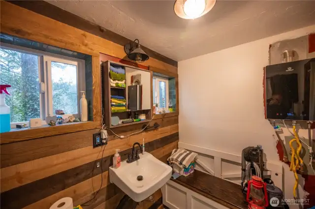 Cabin A Bathroom