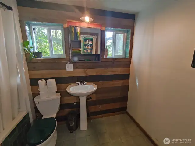 Cabin C Bathroom