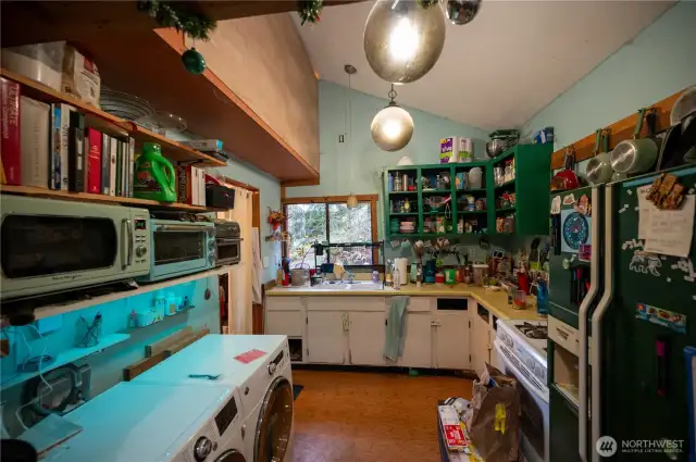 Cabin A Kitchen/Laundry