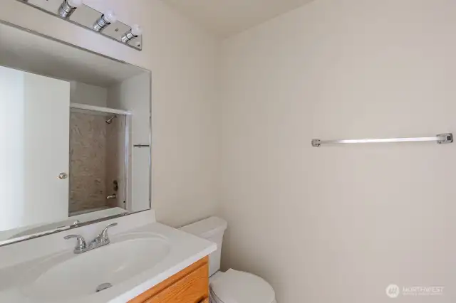 Lower level full bath.
