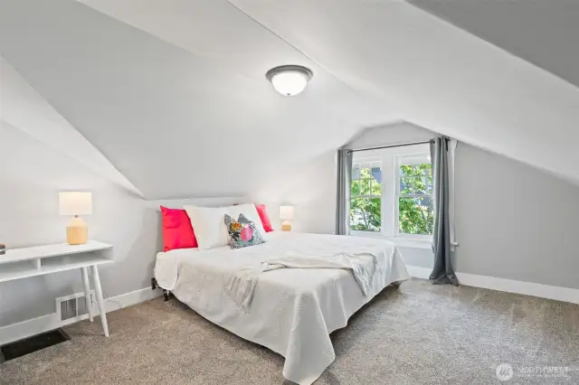 Bedroom 4 (Upper Level)