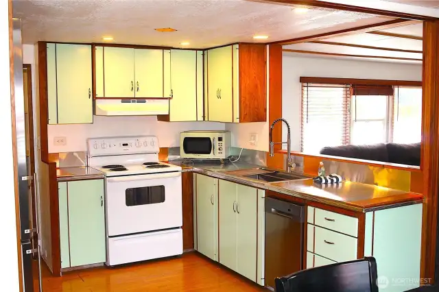 --- How cool is this kitchen?
