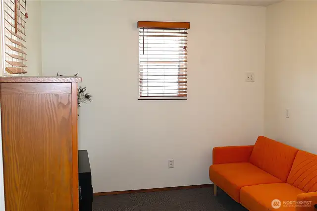 -- nice living area is so --