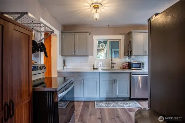 Entry into kitchen