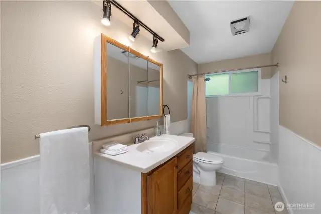 GUEST BATH