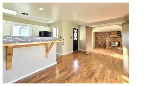 Interior pic from prior vacancy