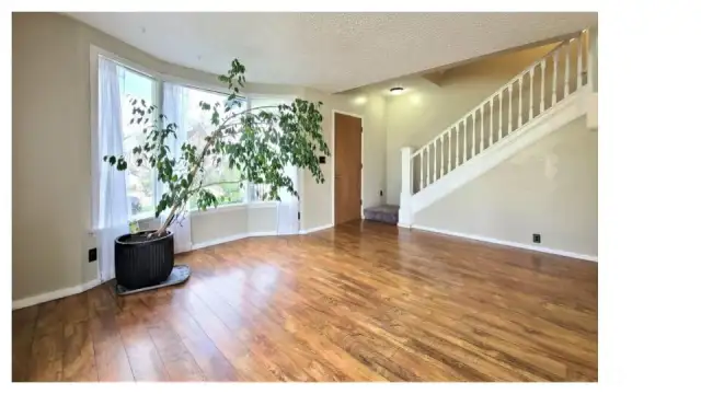 Interior pic from prior vacancy