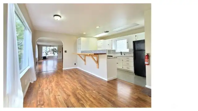 Interior pic from prior vacancy