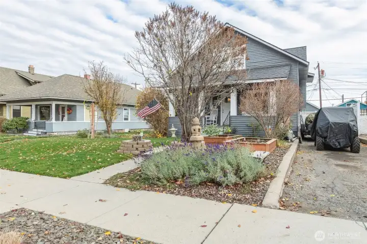 Extra long driveway for extra parking.