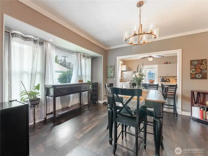 Dining room with vintage character and space for gatherings.