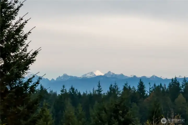 Views of the Cascade Mountain Range