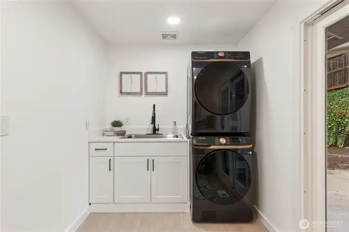 New Samsung washer dryer included