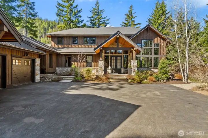 Elk Ridge Lodge is a custom 2020 Craig Reimer masterpiece representing the pinnacle of refined mountain living beyond the private gates of Tumble Creek. Elk Ridge Lodge is a custom 2020 Craig Reimer masterpiece representing the pinnacle of refined mountain living beyond the private gates of Tumble Creek.