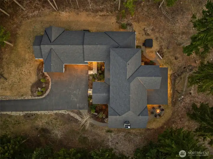 A simply stunning footprint of the 3998 sqft home and the impressive 1200 sqft three-bay garage. A simply stunning footprint of the 3998 sqft home and the impressive 1200 sqft three-bay garage.