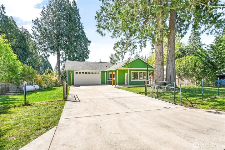 Gated entry & fenced